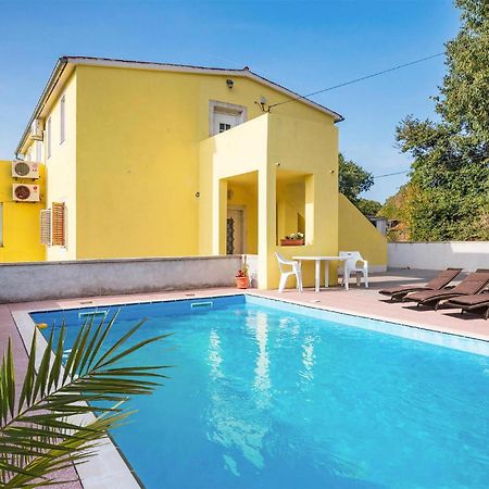 3 Bedroom Gorgeous Apartment In Marčana Εξωτερικό φωτογραφία